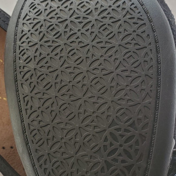 Candra Glow by Clarks ( size 11) - Picture 4 of 5